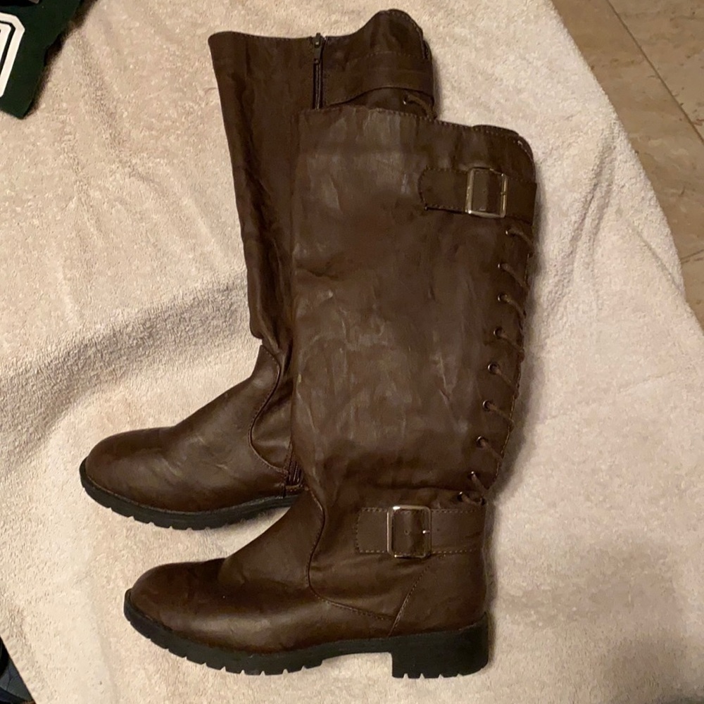 Brown boots